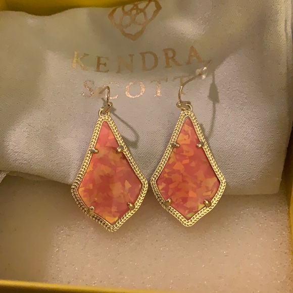 Kendra Scott Limited Edition Texas Release Coral Illusion Alex Earrings in gold - Picture 2 of 5